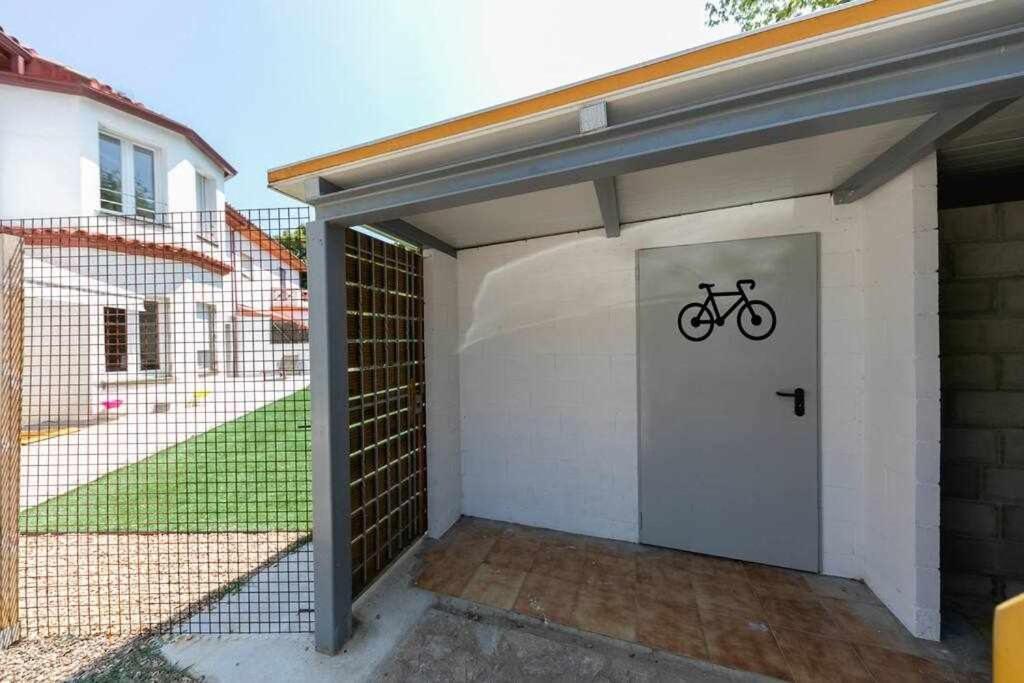 Newly Renovated Room W Pool & Bikeparking Gerona Exterior foto