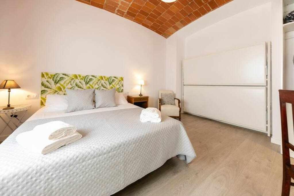 Newly Renovated Room W Pool & Bikeparking Gerona Habitación foto