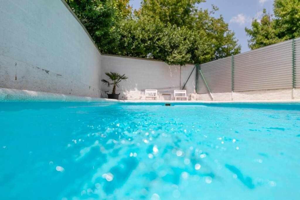 Newly Renovated Room W Pool & Bikeparking Gerona Habitación foto